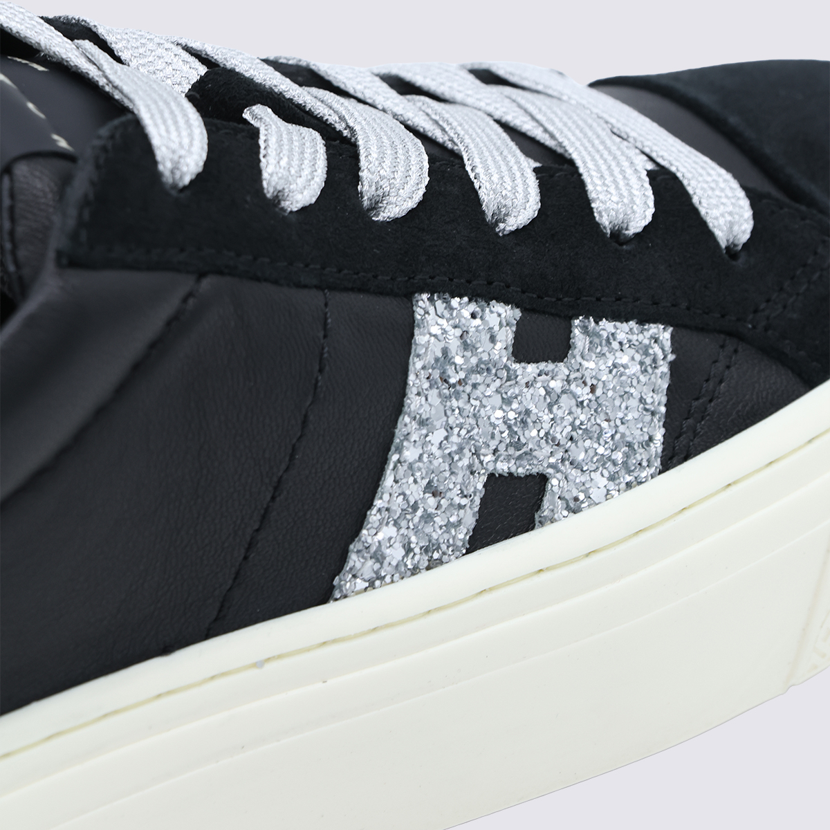 [Hogan] Sneakers FW26 HXW7050GB00VI10353