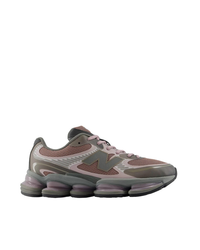 [NEW BALANCE] Sneakers SS26 U20002T8