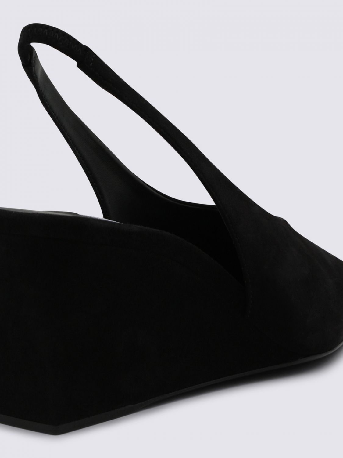 [Alaia] Pumps SS26 AA3G208C0H53 999