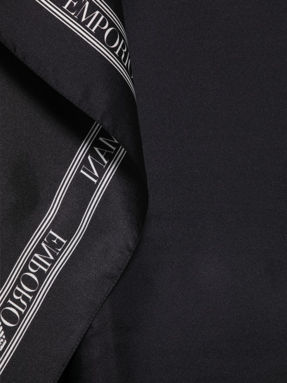 [Emporio Armani] Scarf FW26 EW004943AF26961FC125