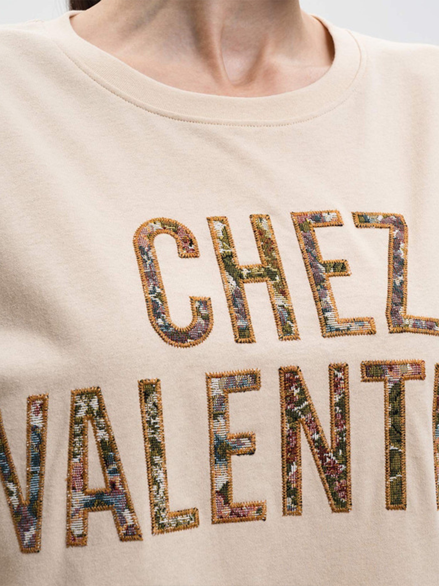 [Valentino] T-shirts Short Sleeve FW26 8B3MG26AA5J