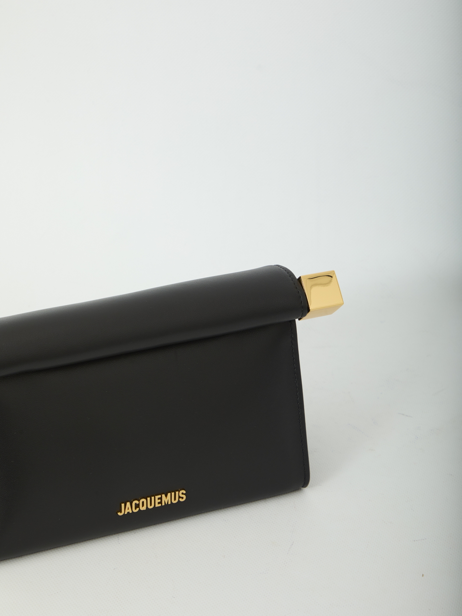 [JACQUEMUS] Clutch bag FW26 BAW00472_AC27L14_990