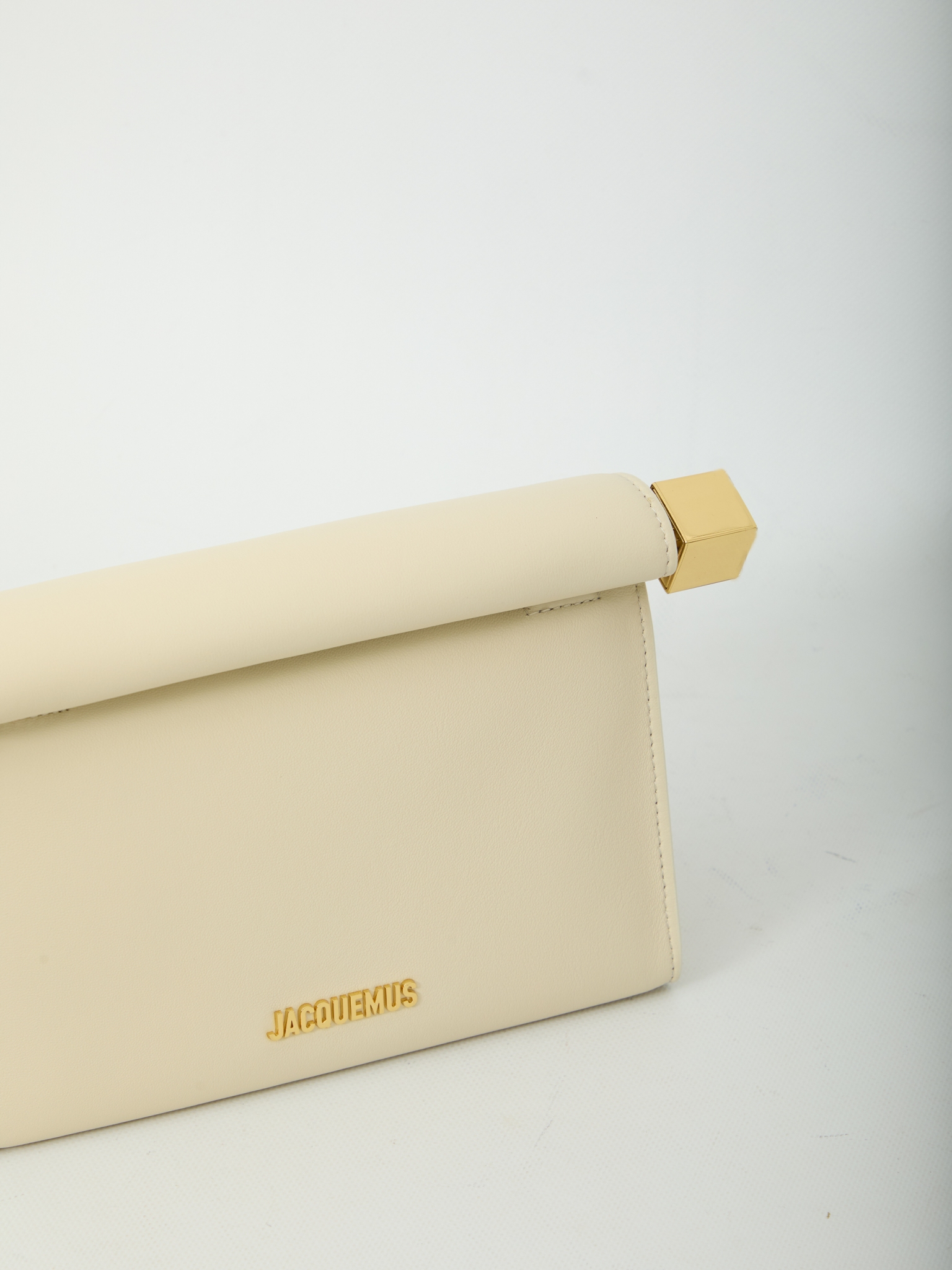 [JACQUEMUS] Clutch bag FW26 BAW00472_AC27L14_115