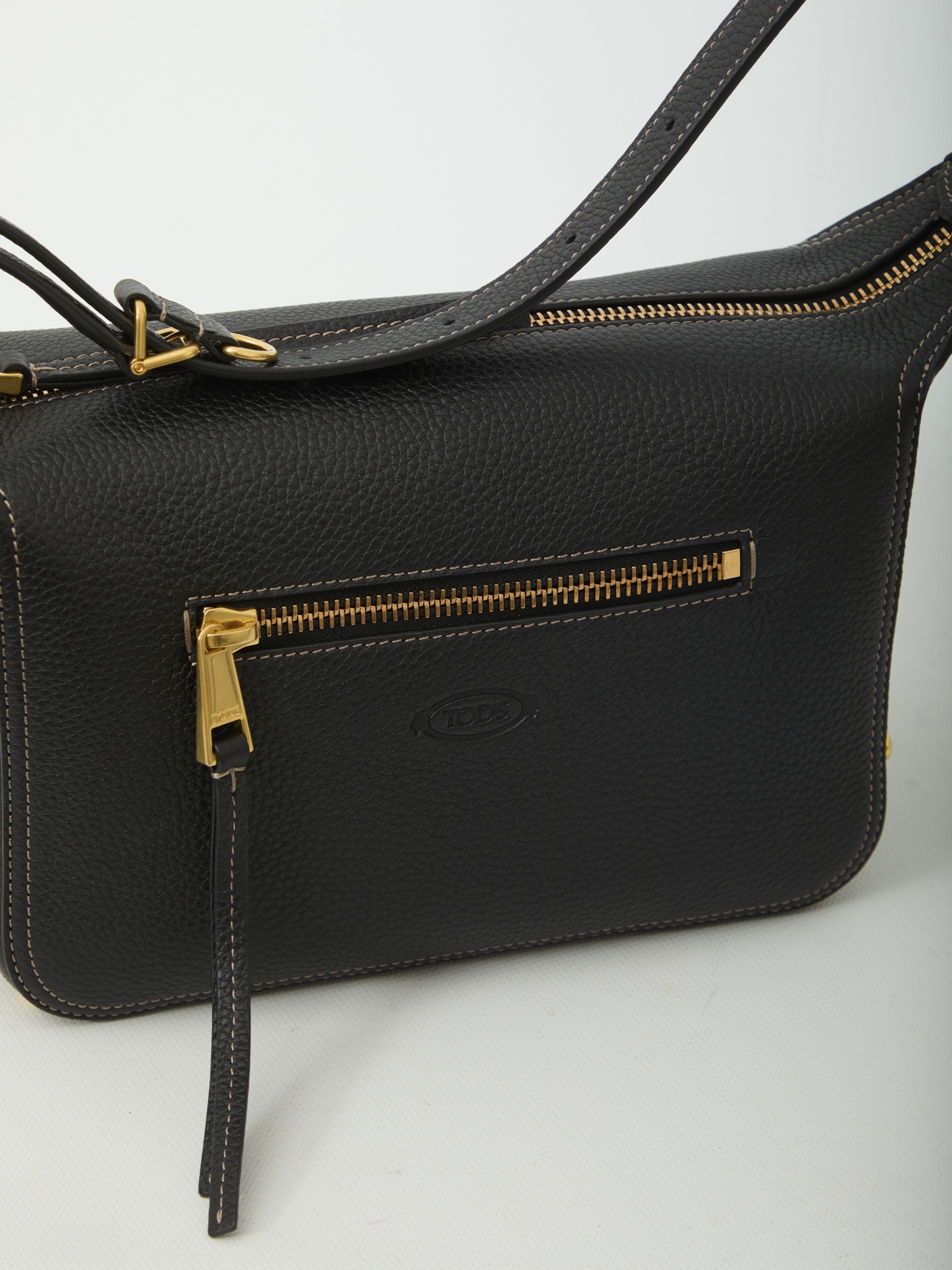 [Tod's] Cross body bag FW26 XBWGMTH0100_VRO_B999