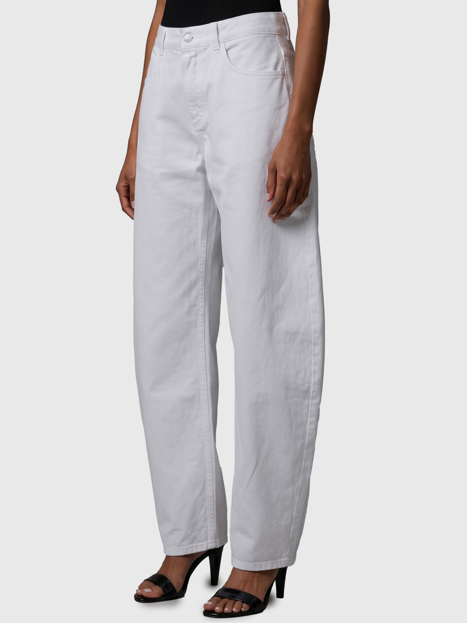 [Alaia] Jeans FW26 AA9P1406D027D__000