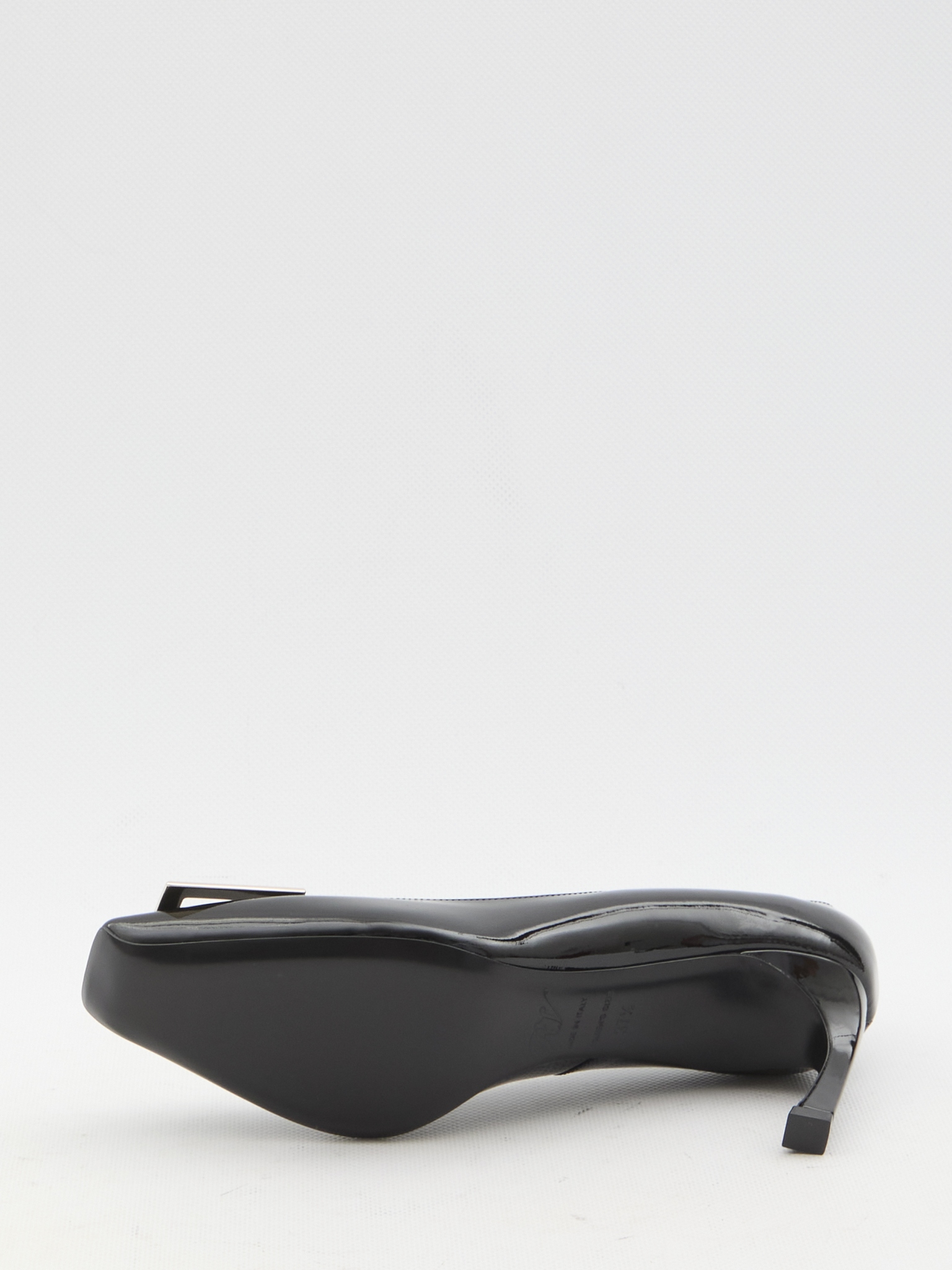 [Roger Vivier] Pumps FW26 RVW40015280_D1P_B999