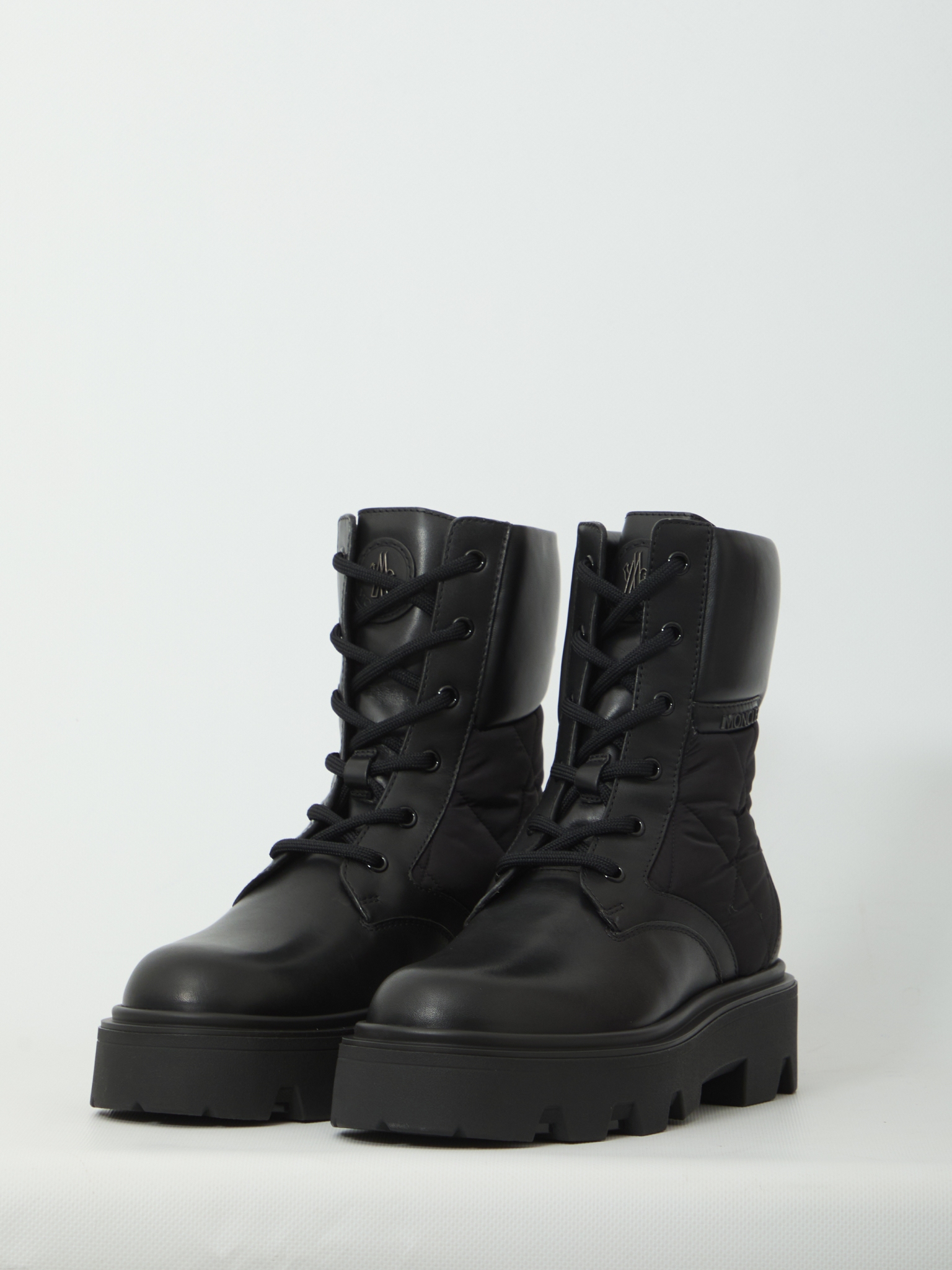 [Moncler] Ankle Boots FW26 L209B4F00040_M9934_999