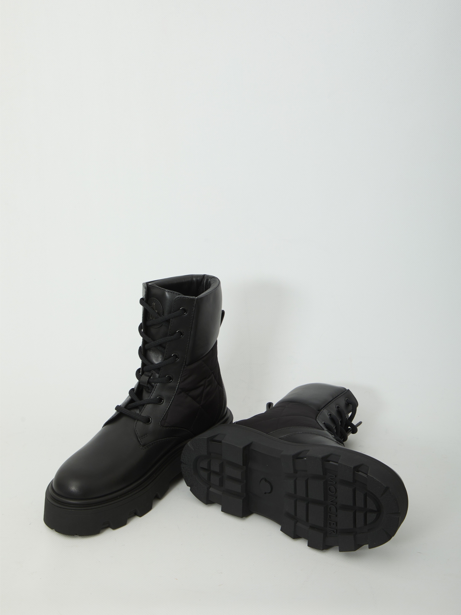 [Moncler] Ankle Boots FW26 L209B4F00040_M9934_999