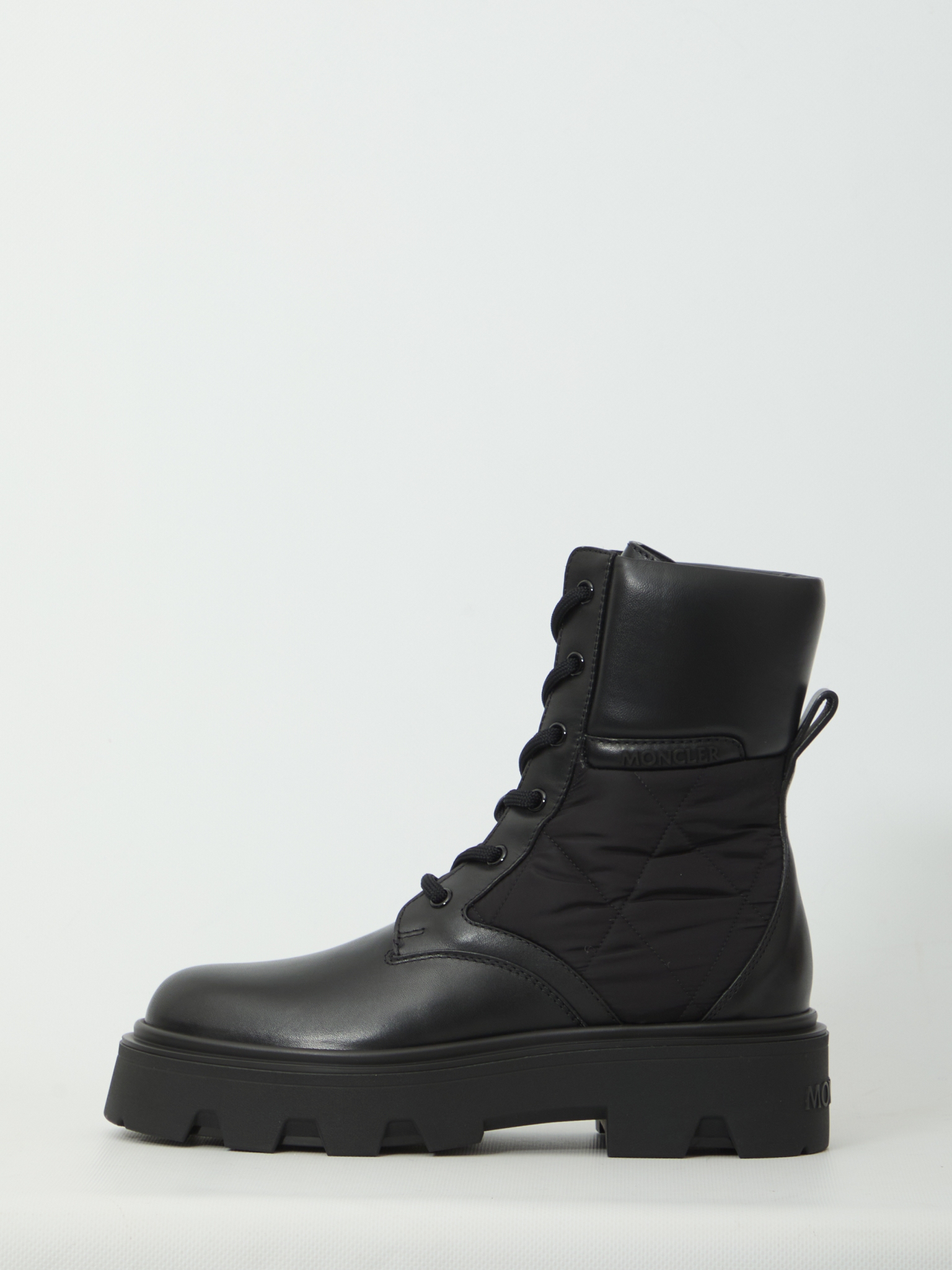 [Moncler] Ankle Boots FW26 L209B4F00040_M9934_999