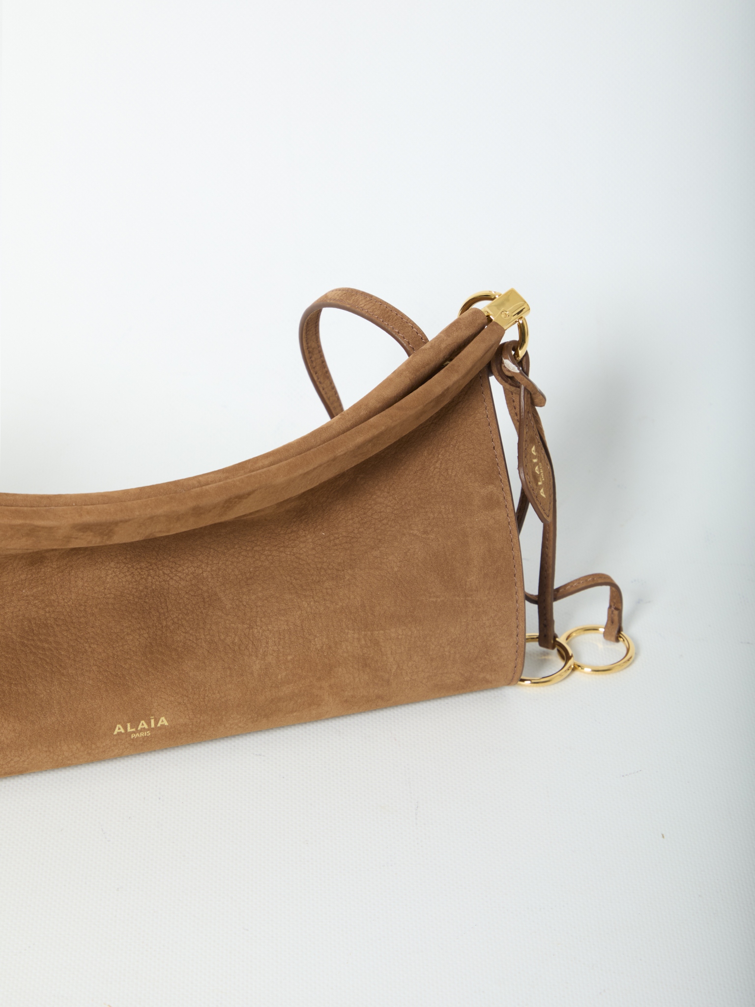 [Alaia] Shoulder bag FW26 AA1S01430CA214__731