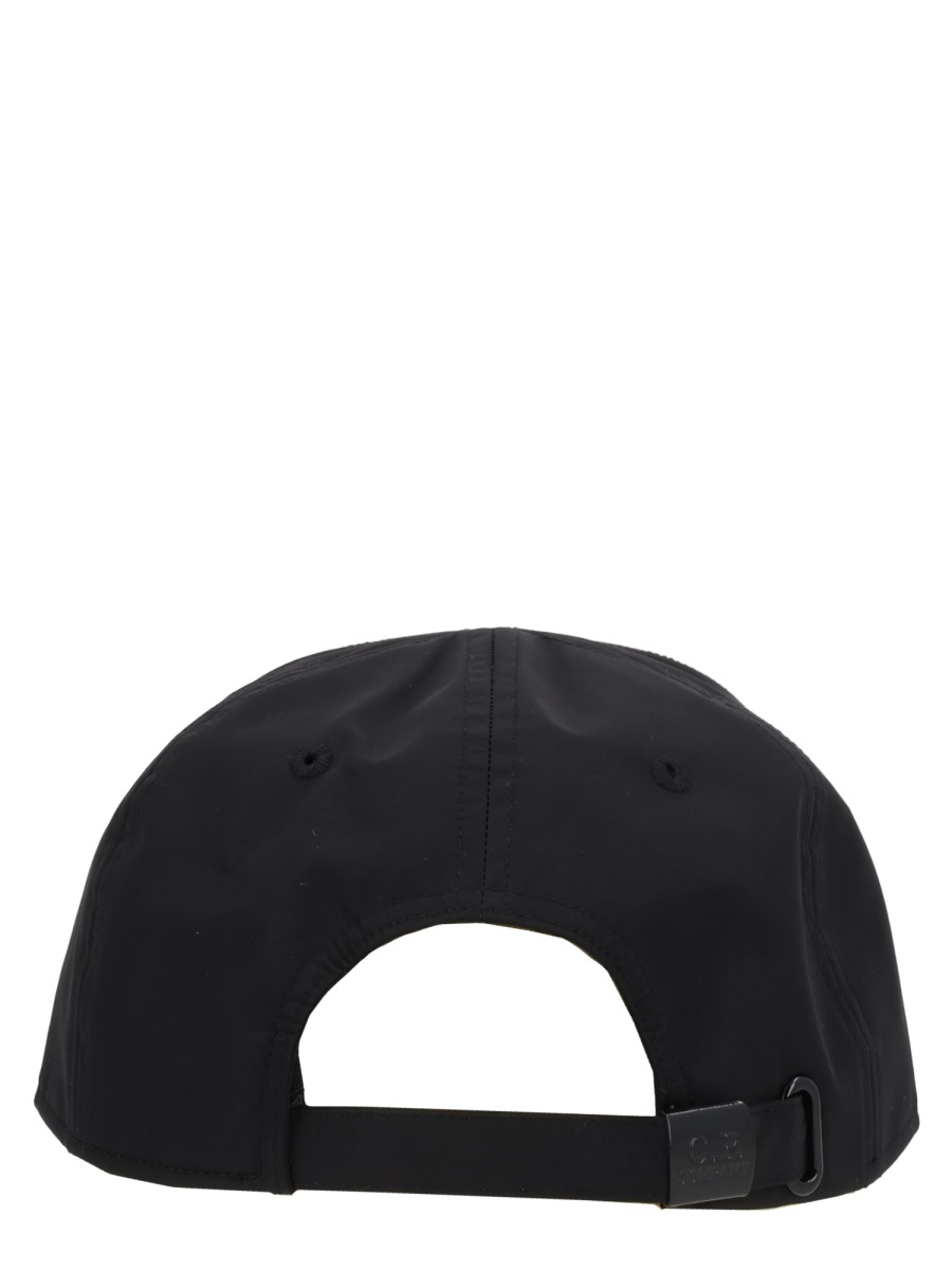 [C.P. Company] Cap SS26 RCCMAC749A_110545A999