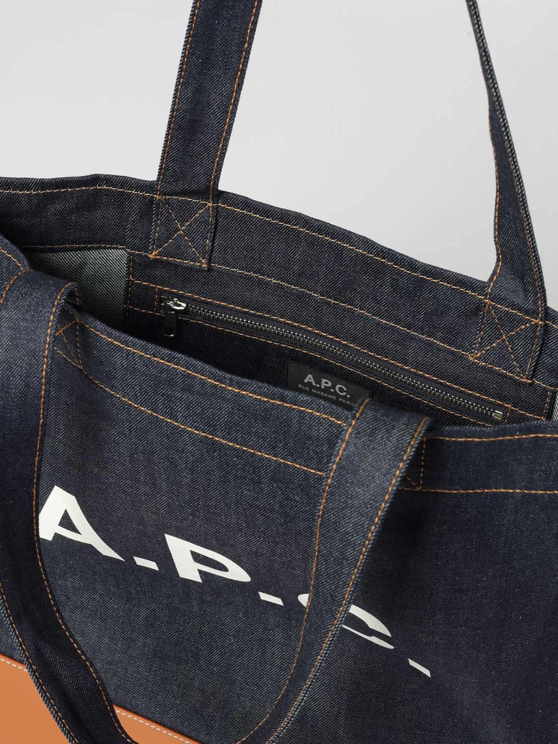 [A.P.C.] Tote bag SS26 COHLOM61444 CAF