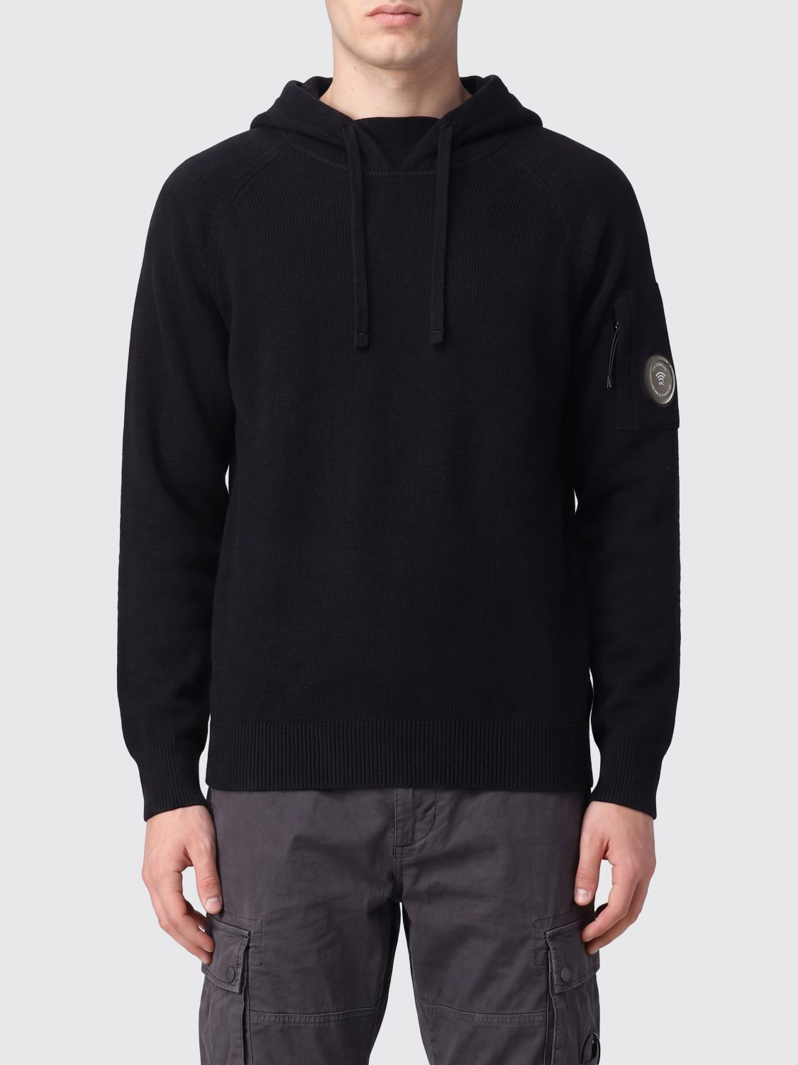 [C.P. Company] Hoodie FW26 21CMKN098A110149A 999