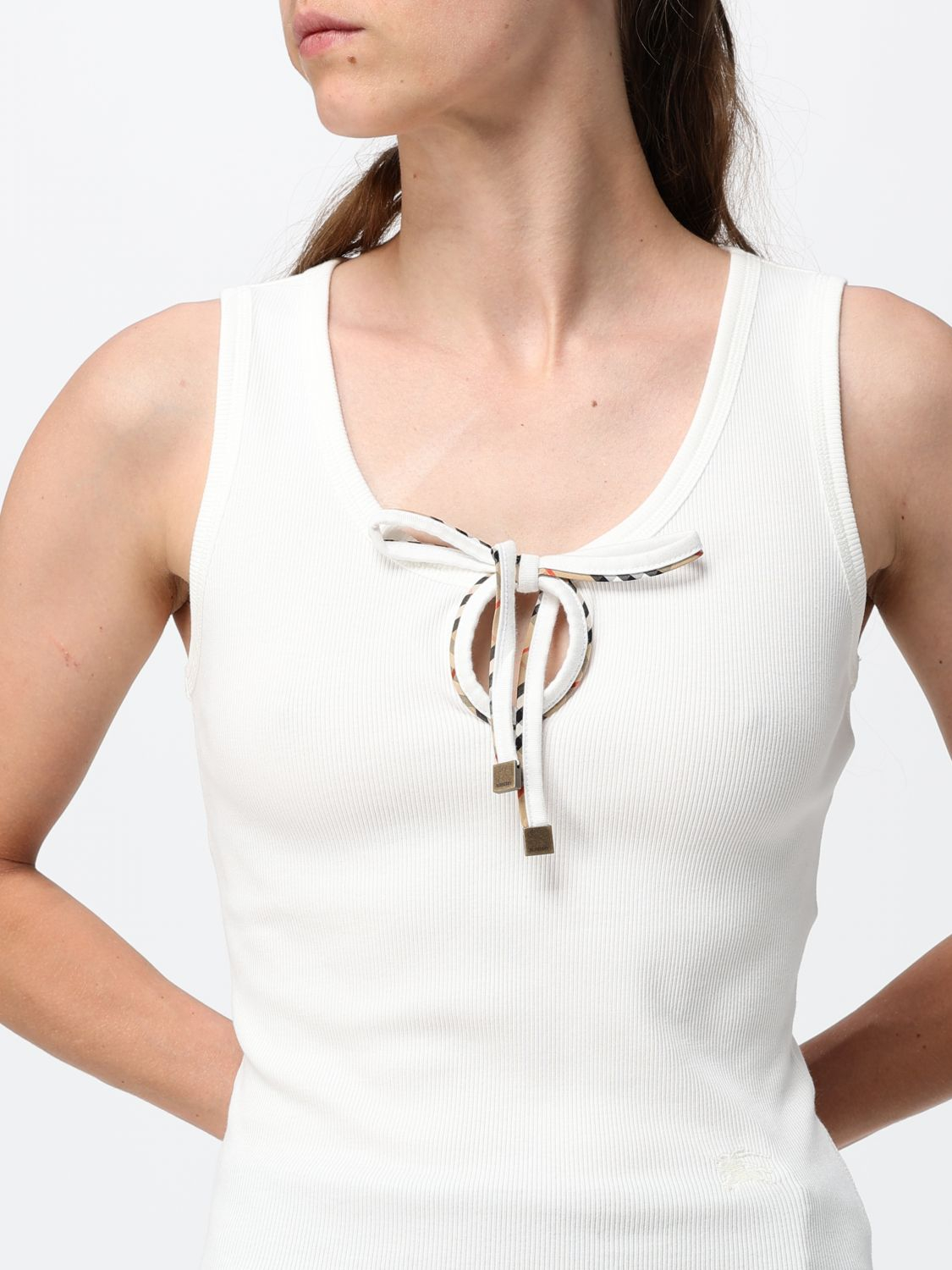 [Burberry] T-shirts Sleeveless FW26 8127208