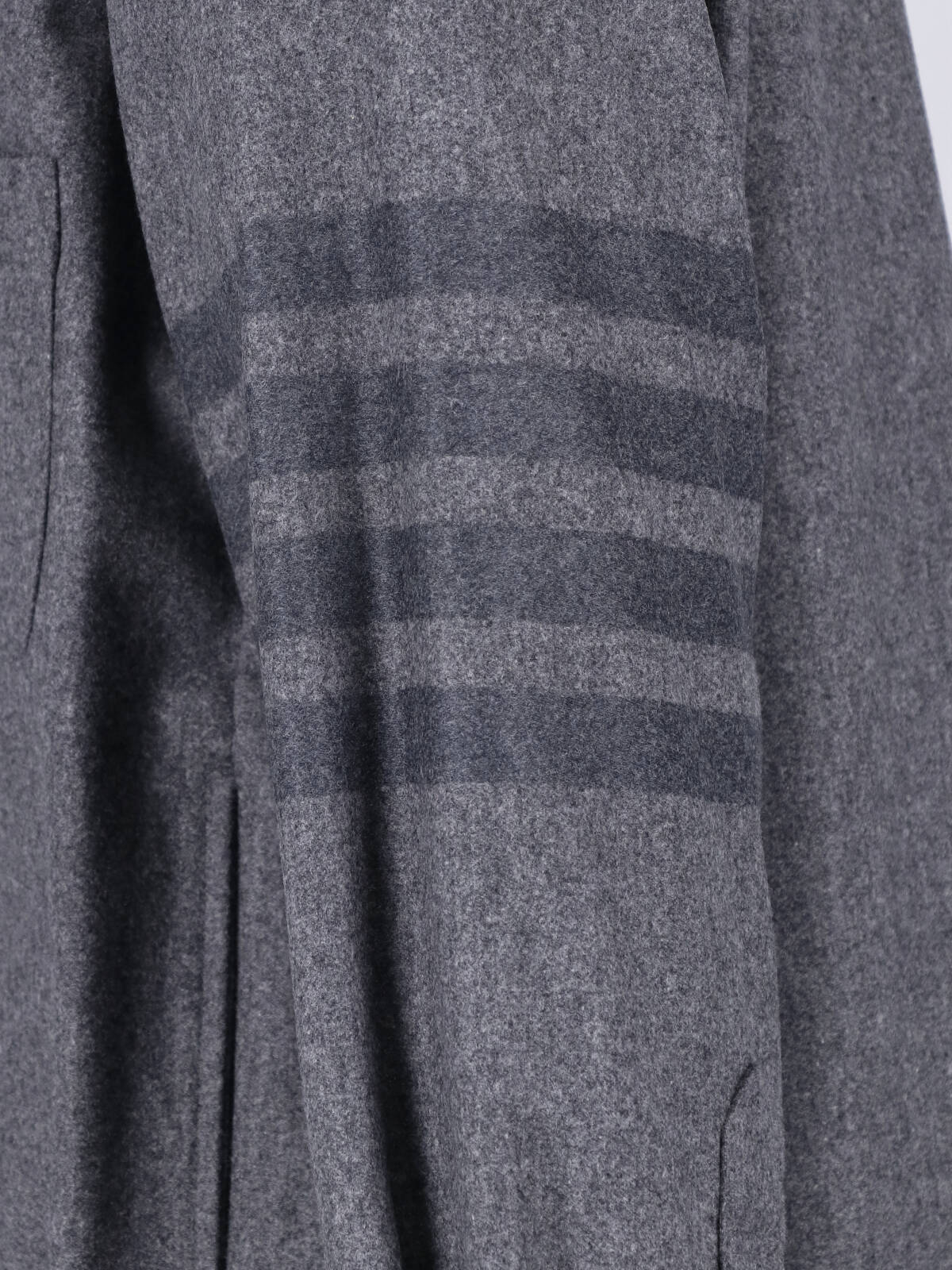 [Thom Browne] Shirts Long Sleeve FW26 MJO055A 06393035