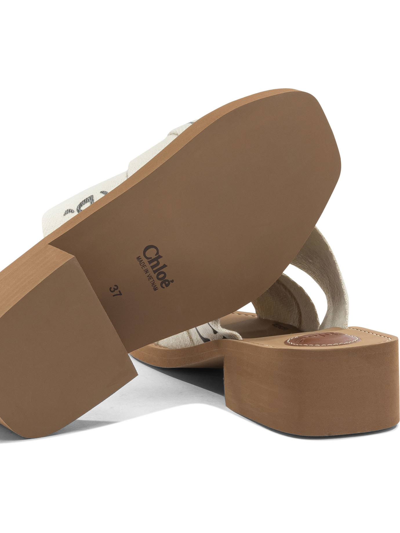 [Chloe] Sandals FW26 CHC22U550Z3101