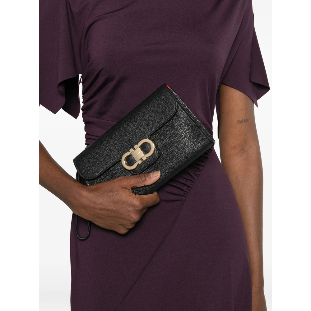 [Ferragamo] Clutch bag FW26 221156 0795693 NERED