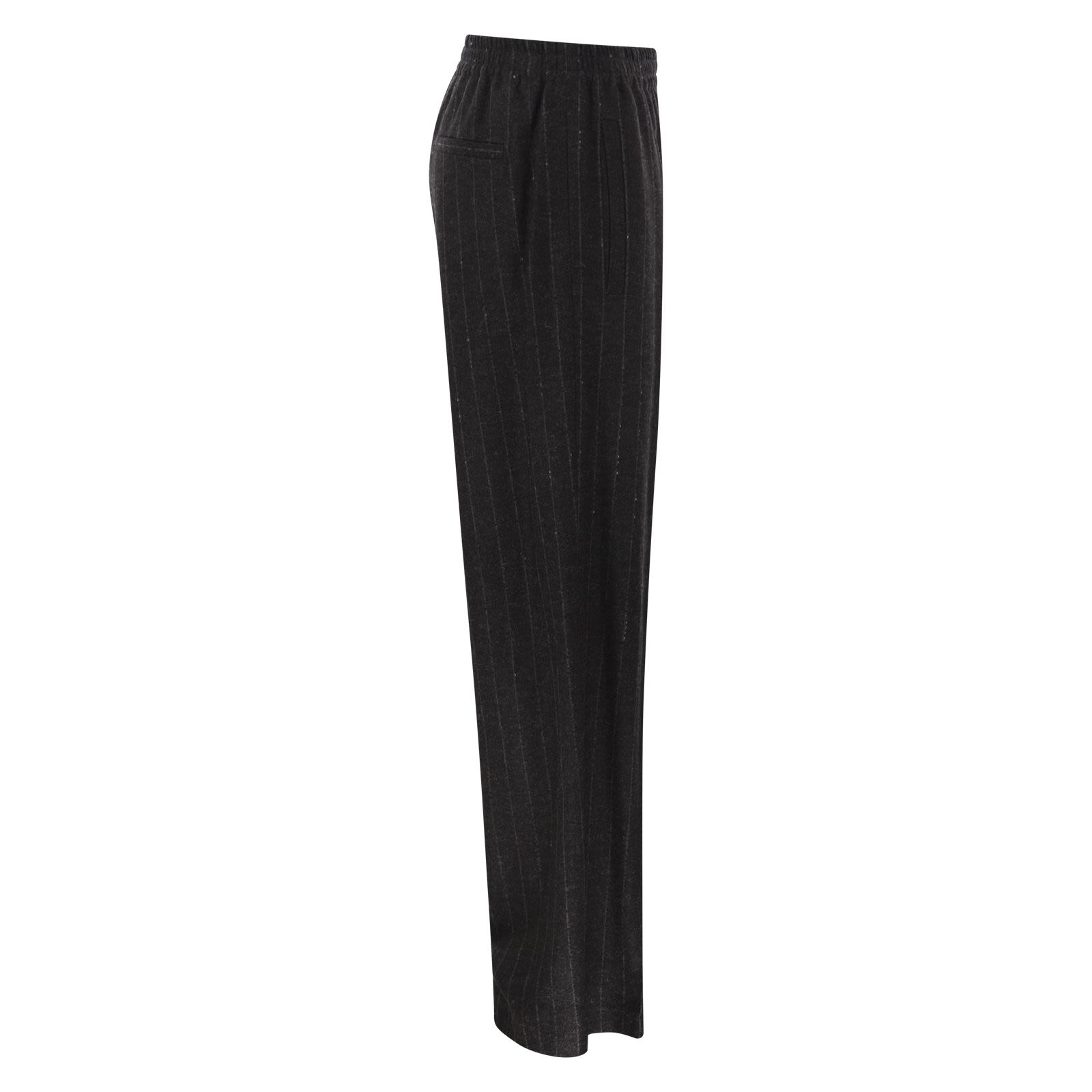 [Brunello Cucinelli] Trousers FW26 MG576B2V99 C520