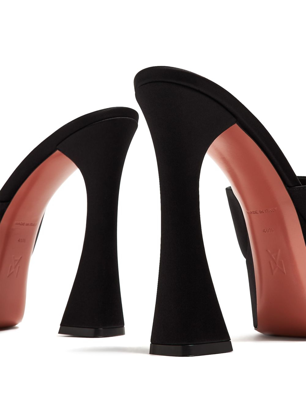 [Amina Muaddi] Sandals FW26 C9S351831DALBLACK