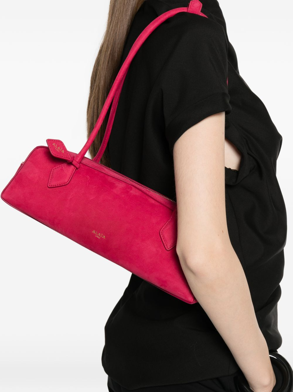 [Alaia] Shoulder bag FW26 AA1S06033CA214424