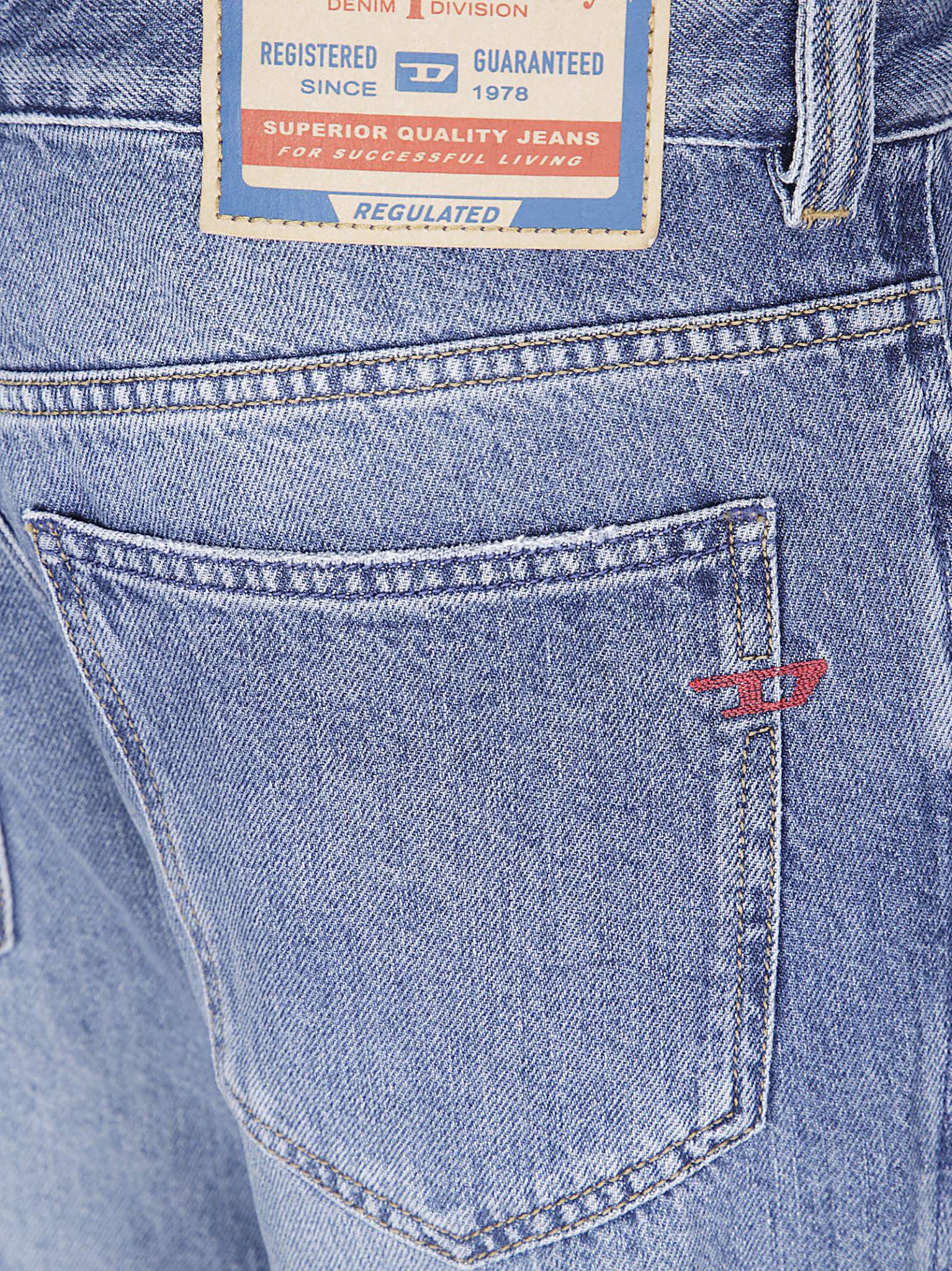 [Diesel] Jeans FW26 A2347909P61 01