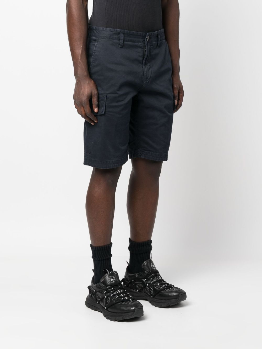 [Stone Island] Shorts SS26 L1S15L100018S0004V0120