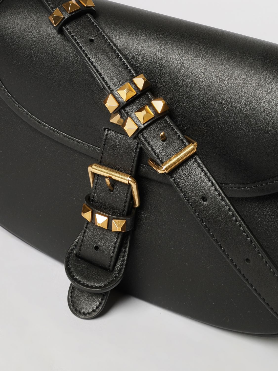 [Valentino Garavani] Cross body bag SS26 8W2B0T06FEF 0NO