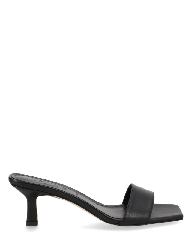 [Aeyde] Sandals SS26 A11-HS0672001001-126_BLACK