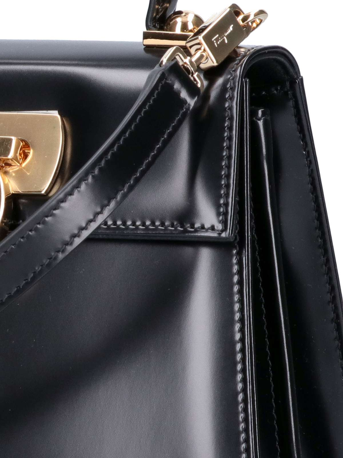 [Salvatore Ferragamo] Shoulder bag FW25 749021290