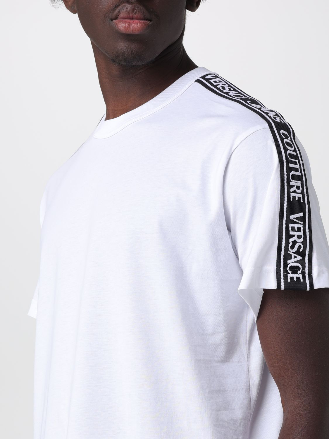 [VERSACE JEANS COUTURE] T-shirts Short Sleeve SS26 80GAHT16CJ00T 003