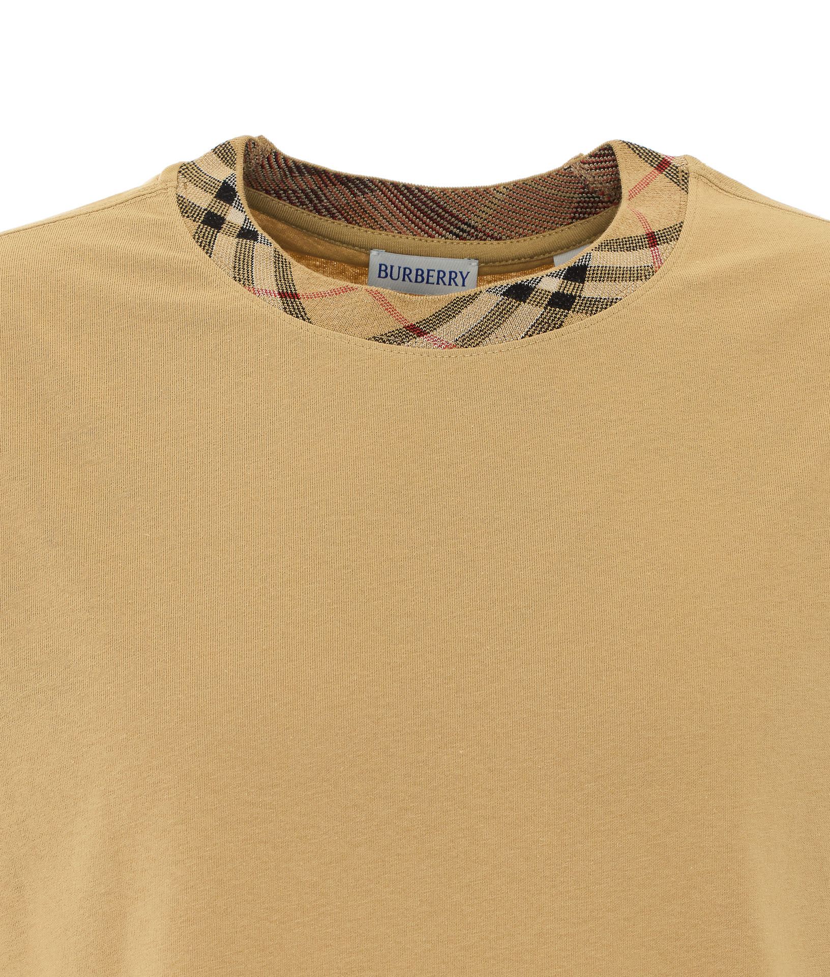 [Burberry] T-shirts Short Sleeve FW26 8125511B8626