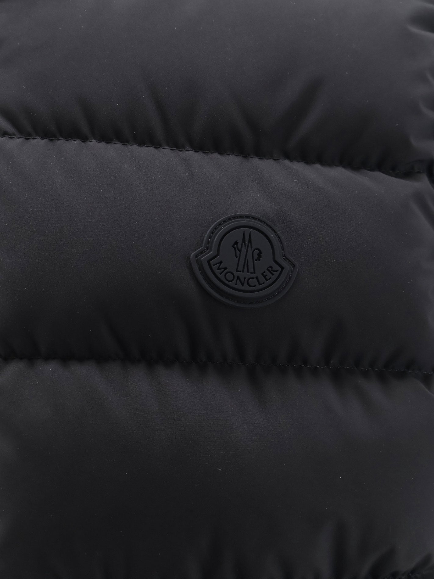 [Moncler] Down Vest FW26 L20911A00092599KJ999