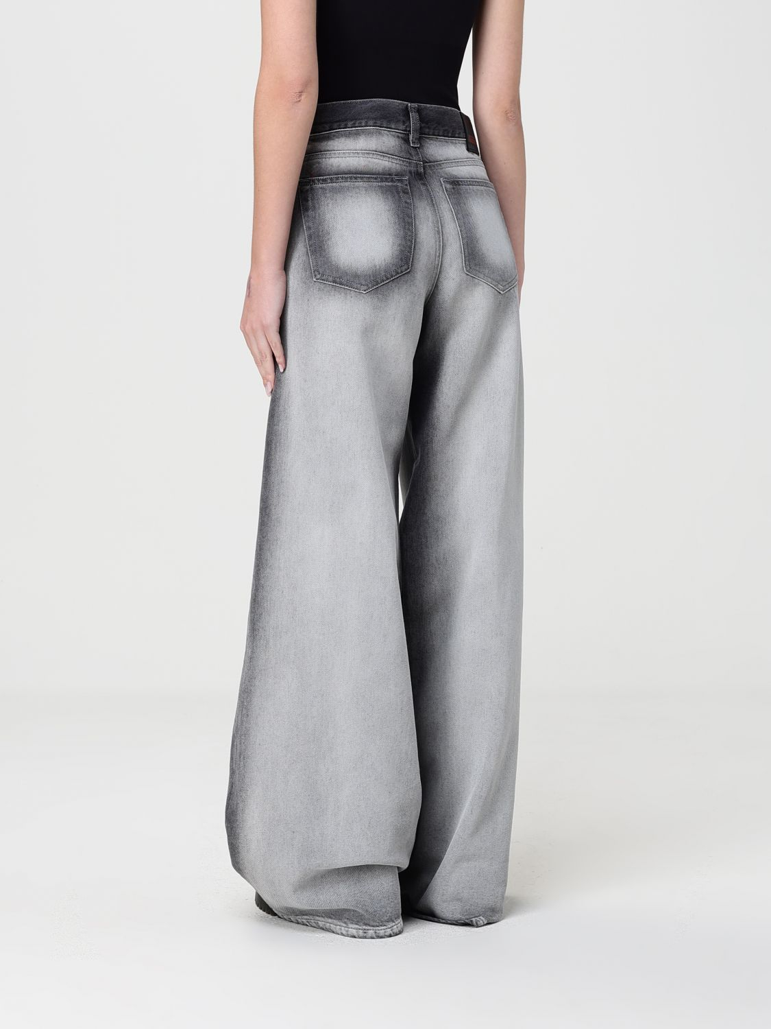 [Diesel] Jeans SS26 A2383709P28 02