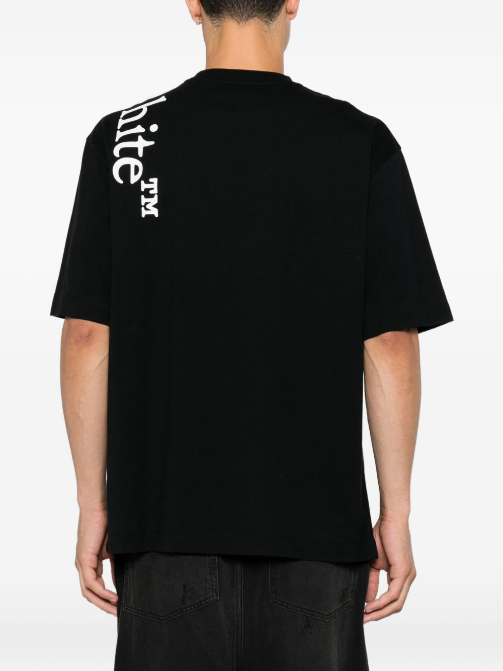 [Off White] T-shirts Short Sleeve FW26 OMAA120F26JER01000