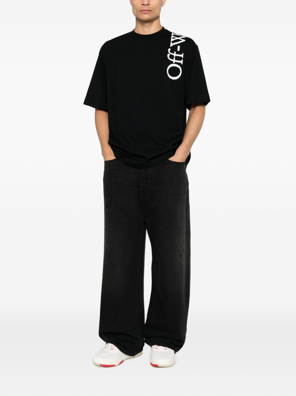 [Off White] T-shirts Short Sleeve FW26 OMAA120F26JER01000