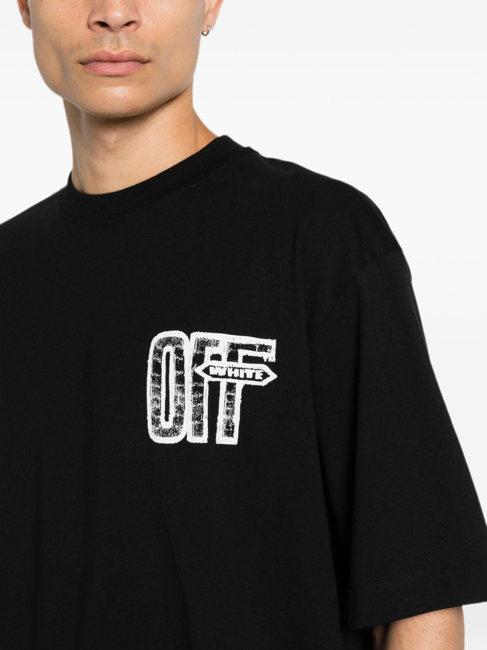 [Off White] T-shirts Short Sleeve FW26 OMAA120F26JER00Y00