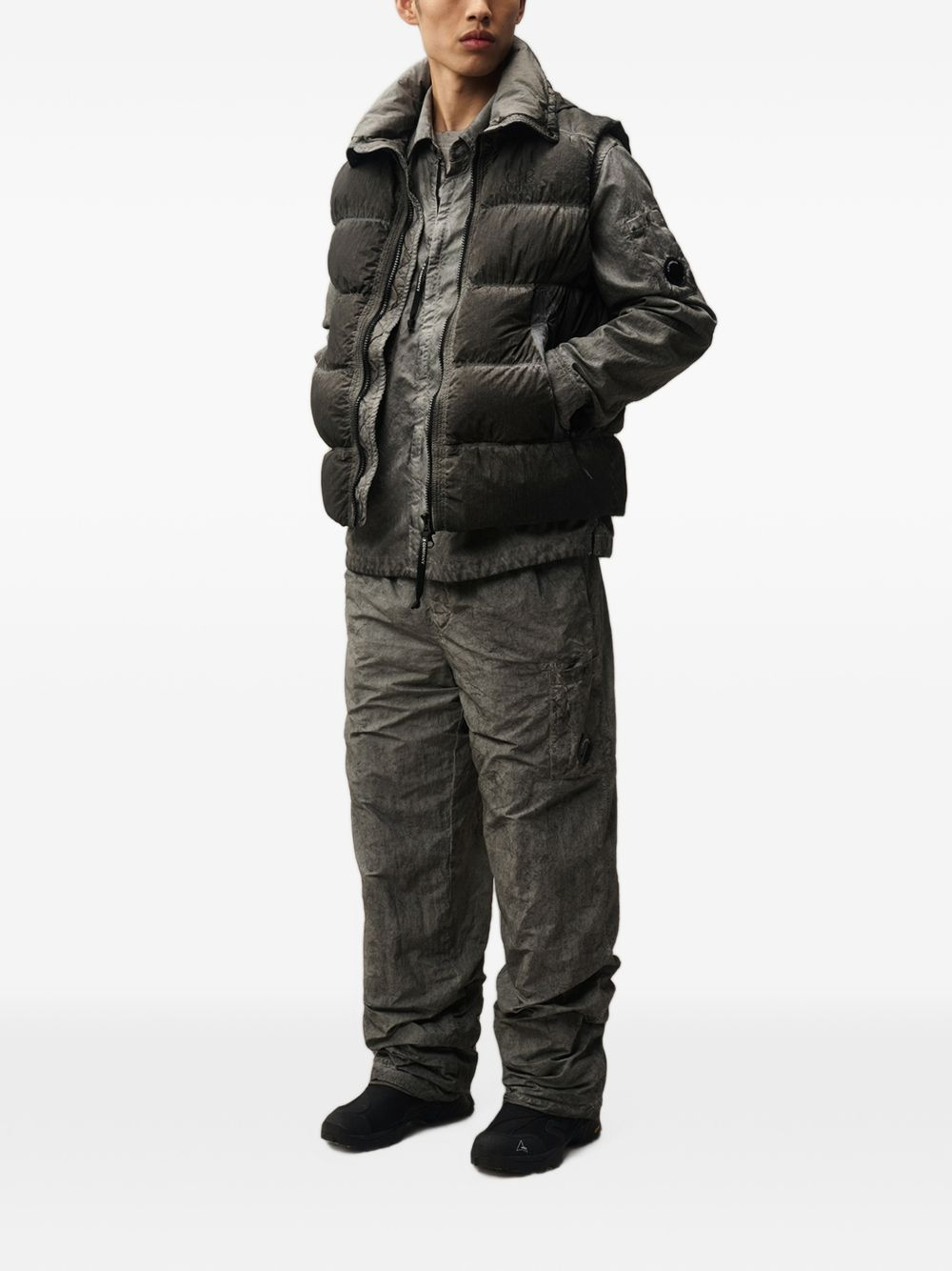 [C . P . COMPANY] Down Vest FW26 21CMVE114A006369SR90