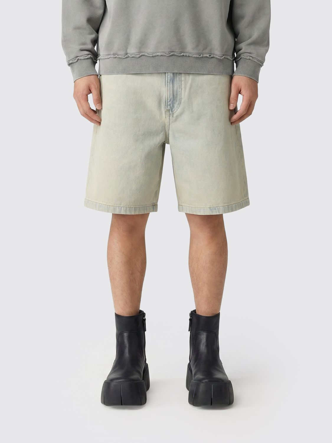 [Golden Goose] Shorts SS26 GMP02517P002349 15929