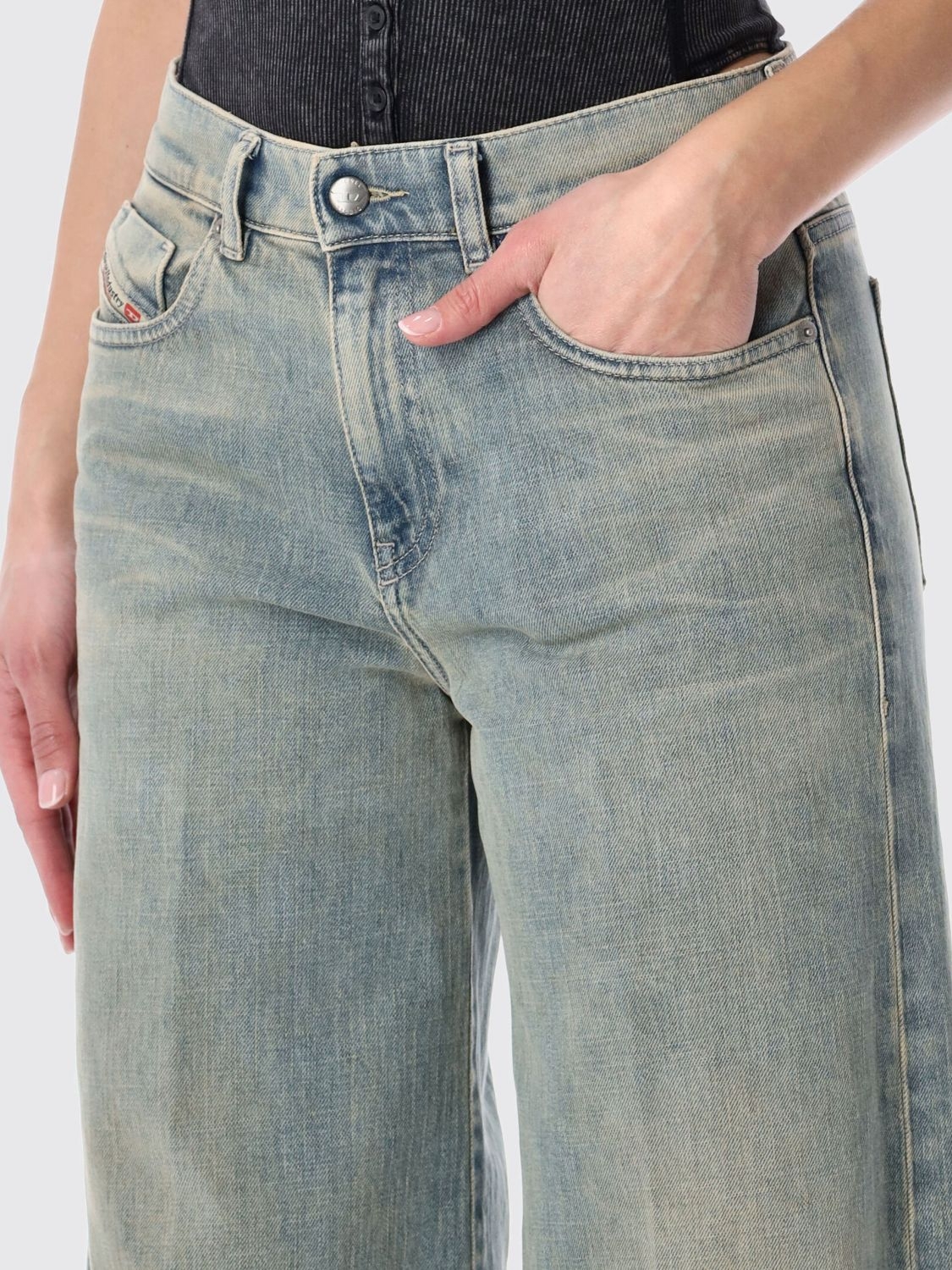[Diesel] Jeans SS26 A0362409N33 01