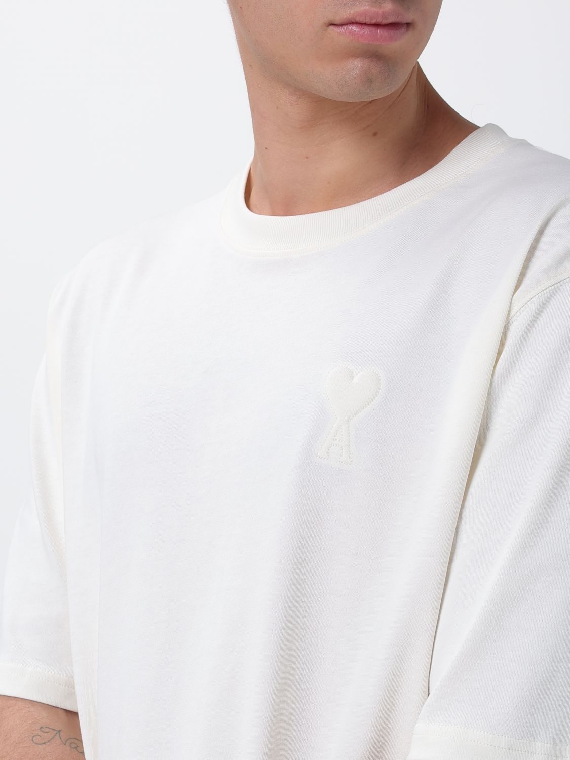 [Ami Paris] T-shirts Short Sleeve SS26 UTS357726 136