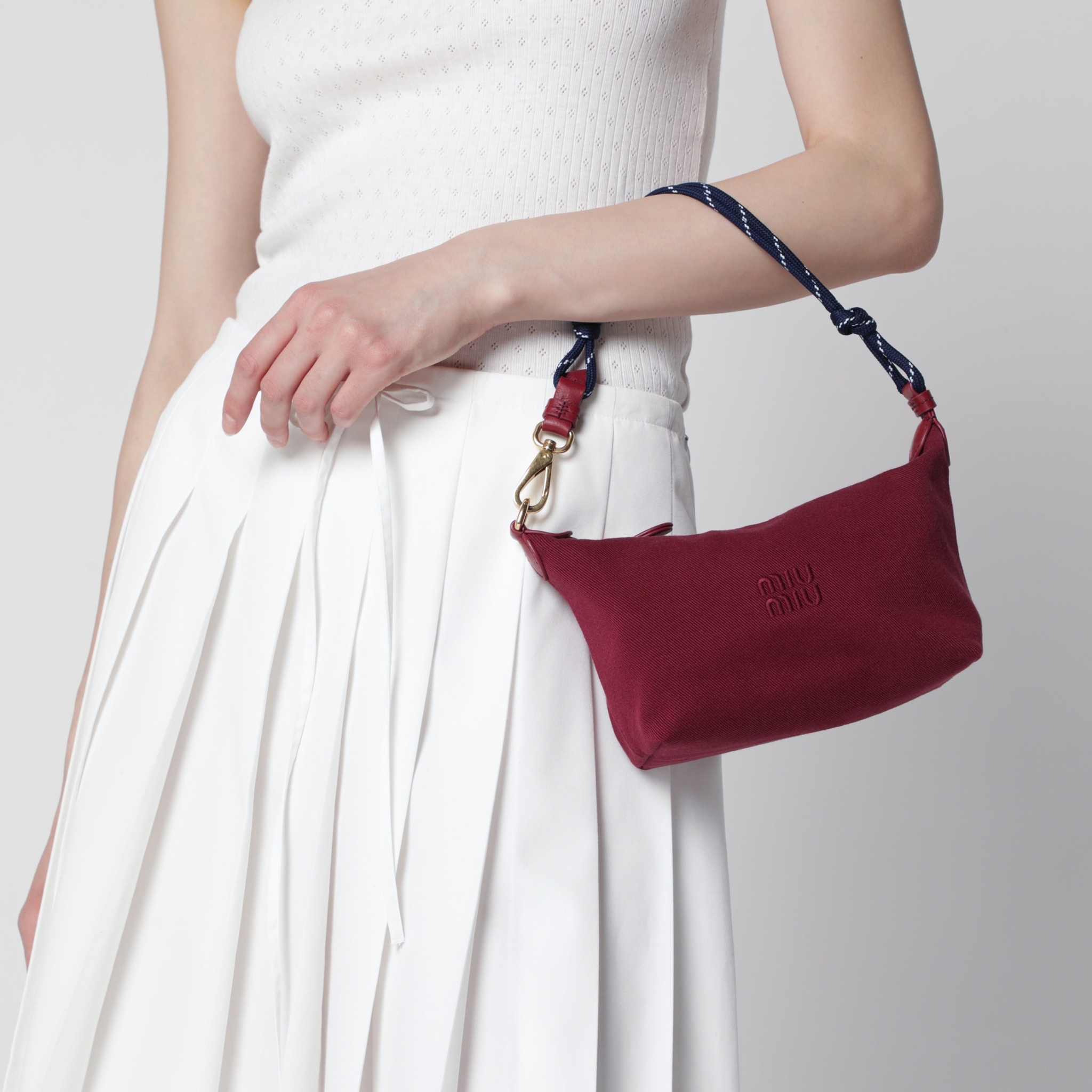 [Miu Miu] Pouch FW26 5NE8412IA7