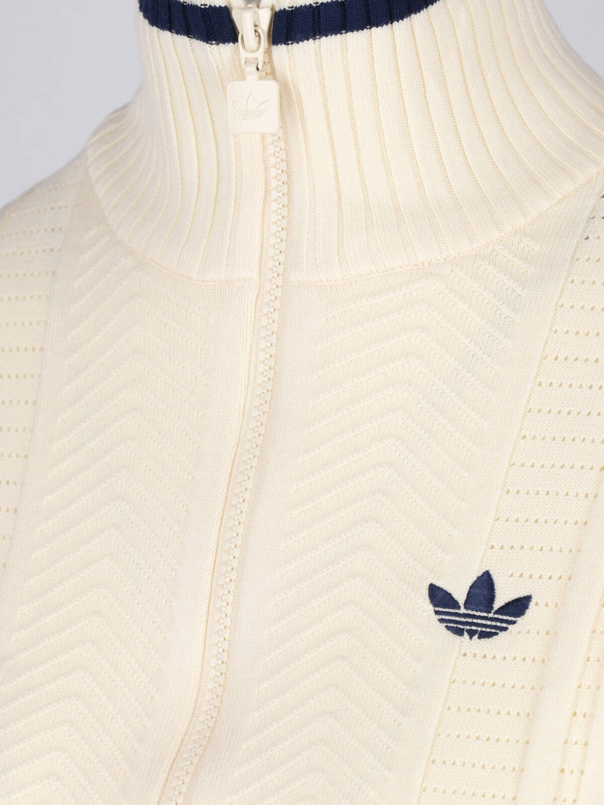 [Adidas] Sweatshirt FW26 KR7047WARVAN