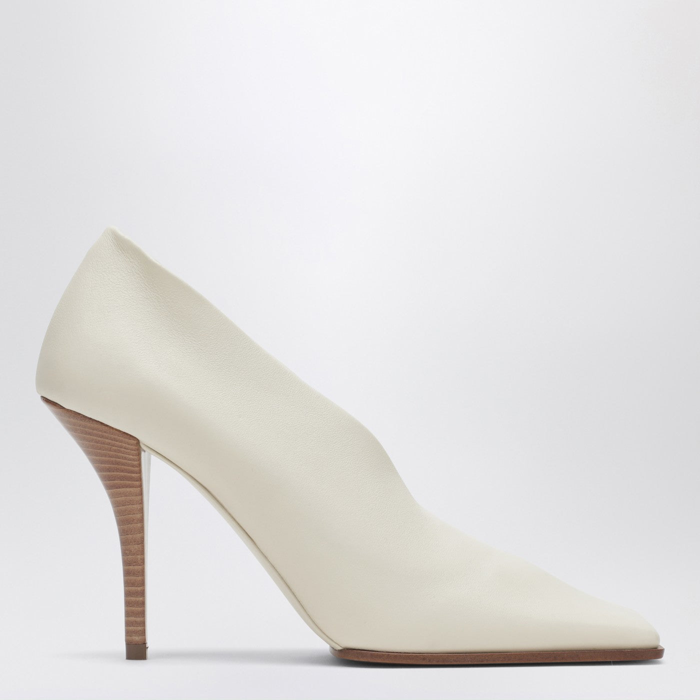 [Alaia] Pumps SS26 AA3E1020I106LE