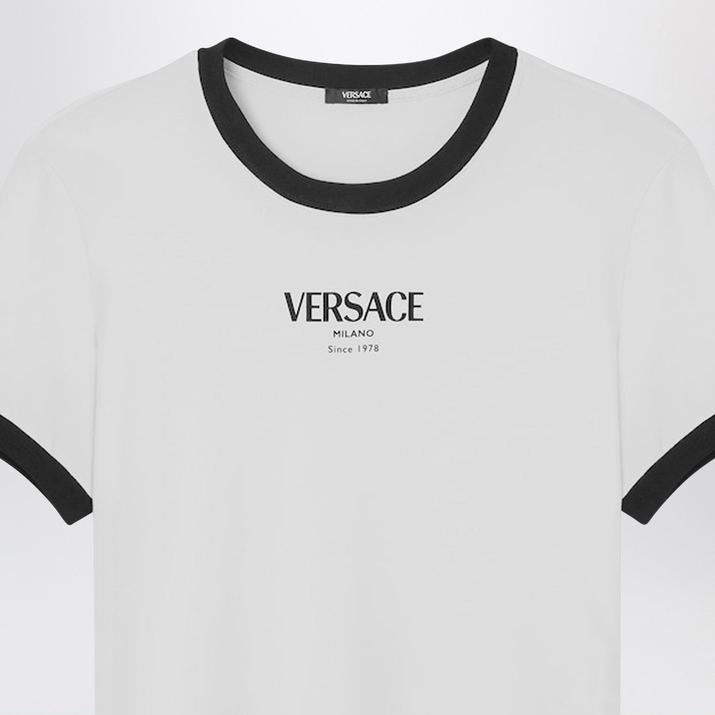 [Versace] T-shirts Short Sleeve SS26 10226561A16685