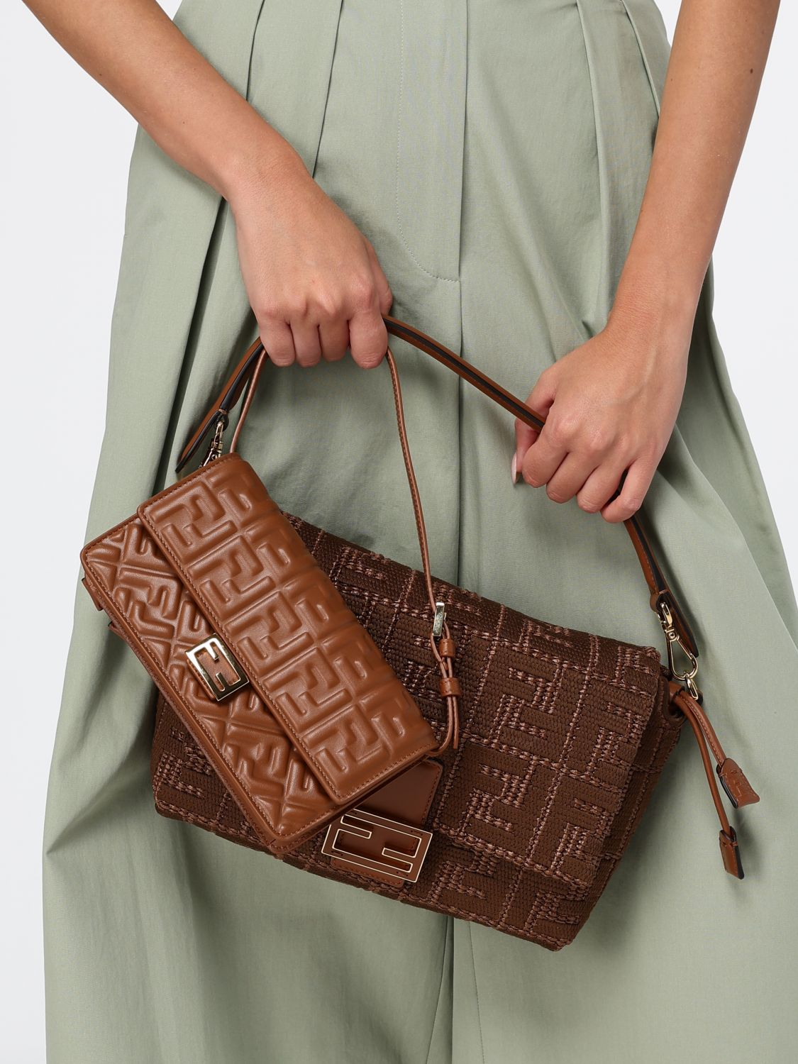 [Fendi] Shoulder bag FW26 8BR833AY6G F1UJK