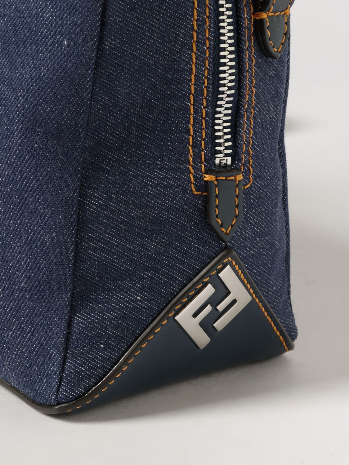 [Fendi] Shoulder bag FW26 7VA672B08X F1X9A