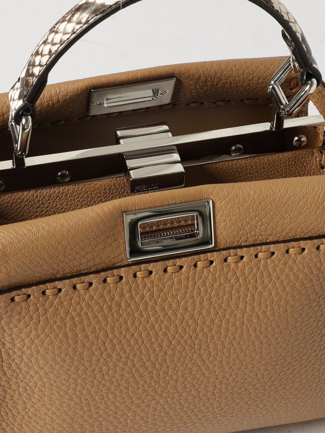 [Fendi] Shoulder bag FW26 8BN244AYB3 F1X85