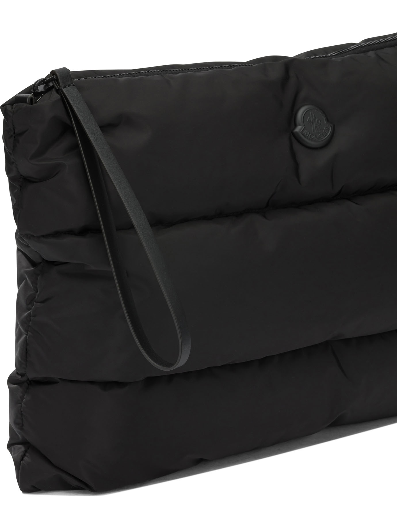 [Moncler] Clutch bag FW26 CARADOC LAPTOP6B00001-M7451999