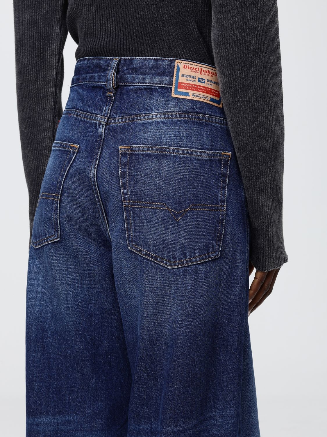 [Diesel] Jeans SS26 A0692509I27 01