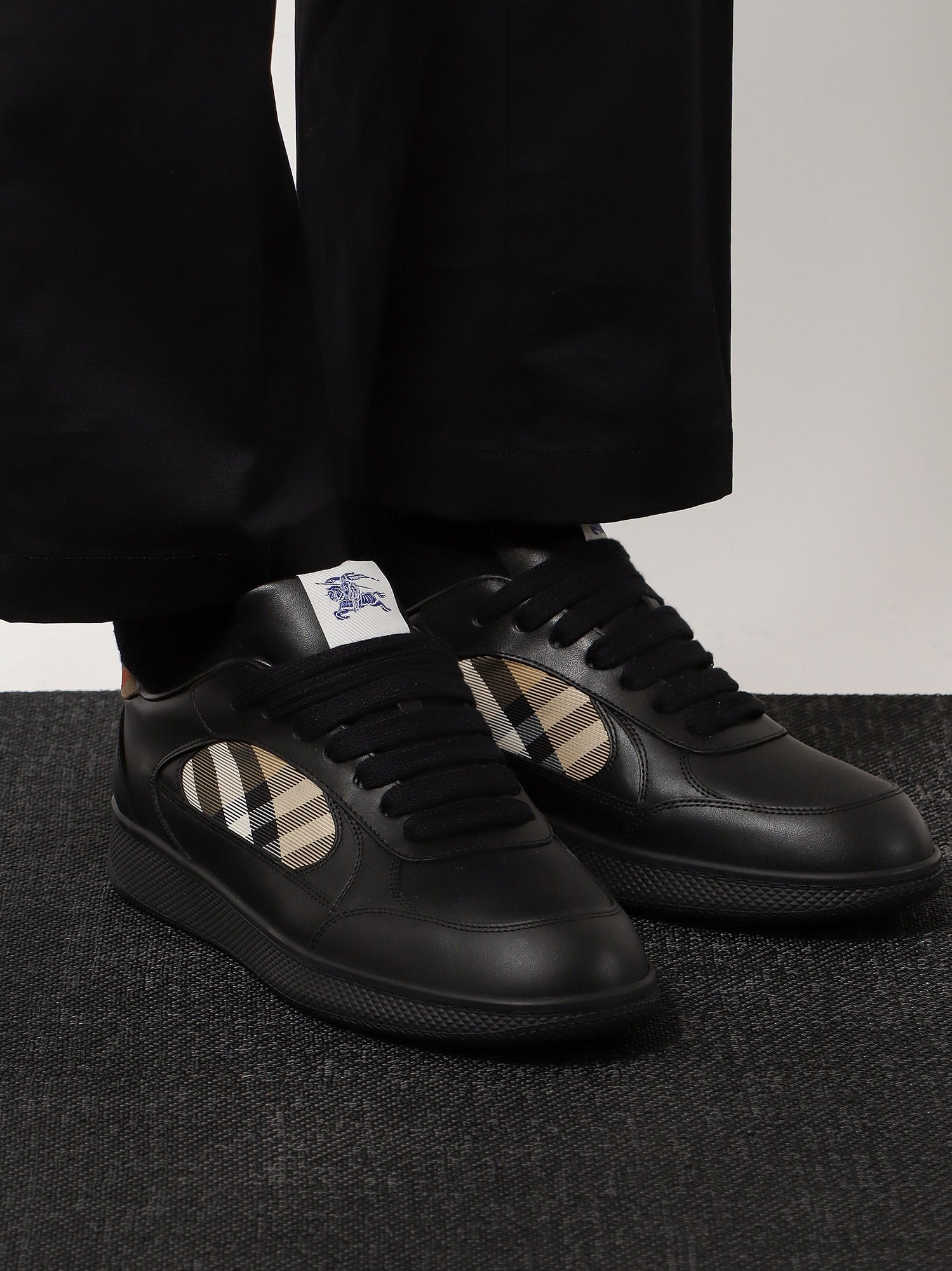 [Burberry] Sneakers FW26 8108650A1189